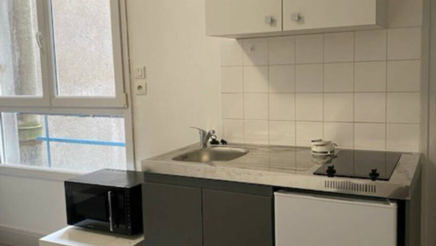 56149533c - Attribut alt par défaut.