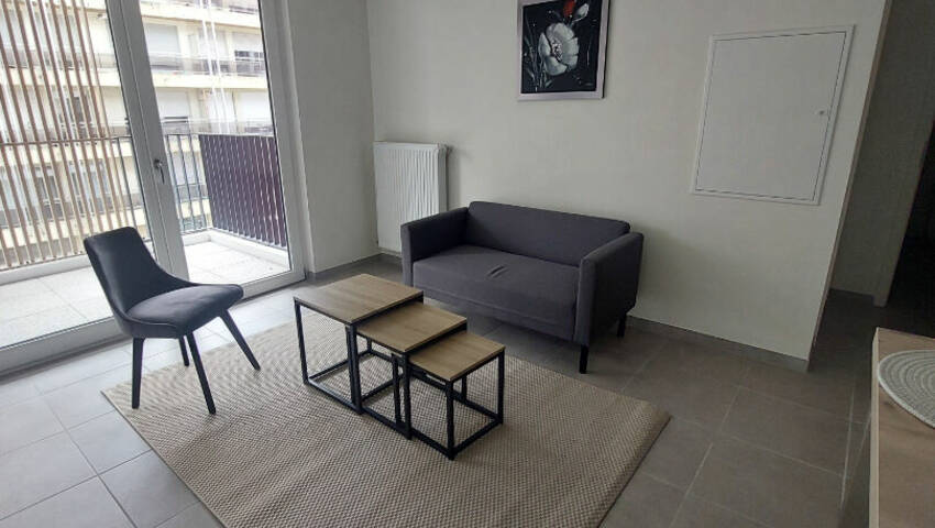 56134591c - Attribut alt par défaut.