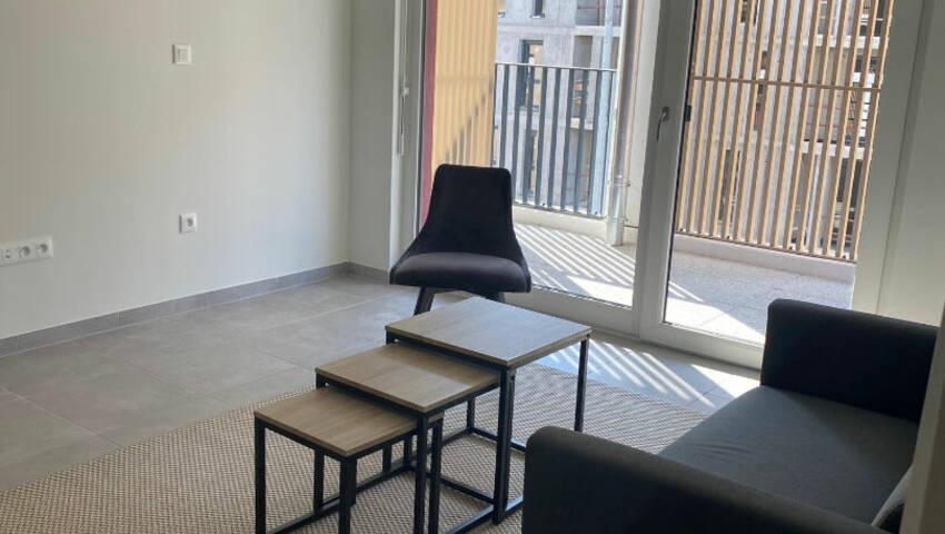 56134591d - Attribut alt par défaut.