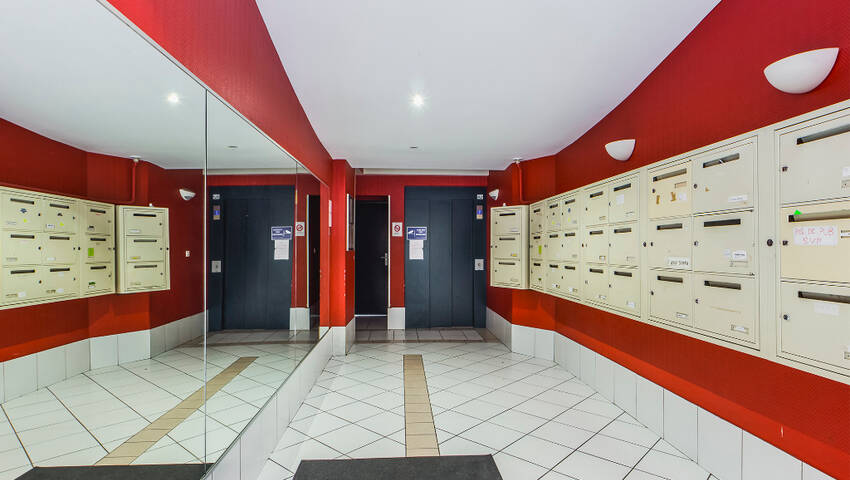 4253837g - Attribut alt par défaut.