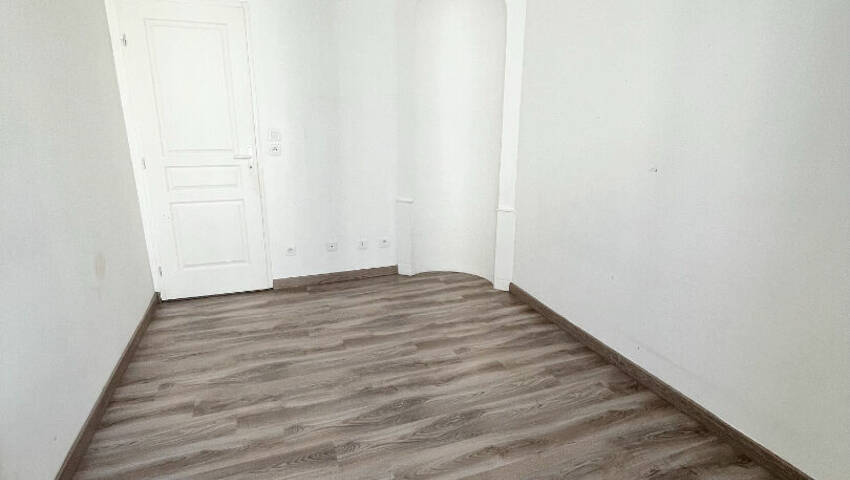 56252264d - Attribut alt par défaut.