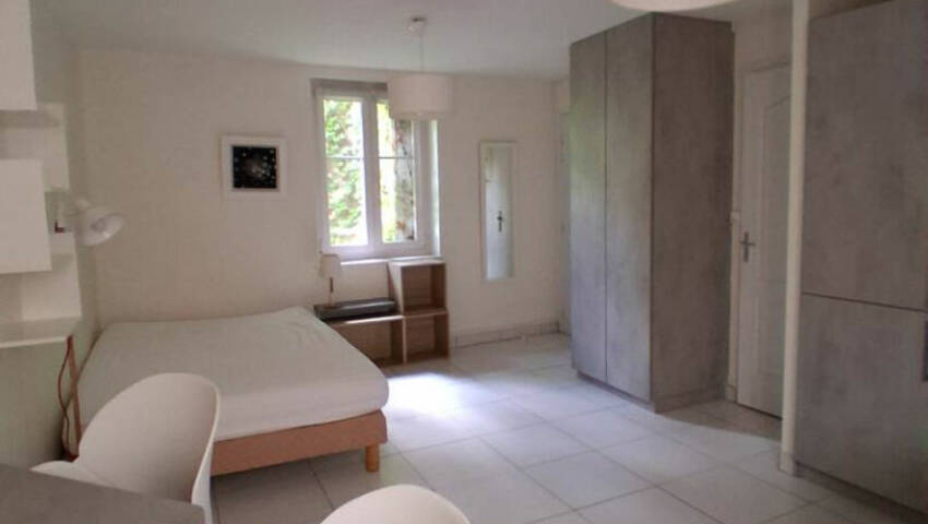 56174316c - Attribut alt par défaut.