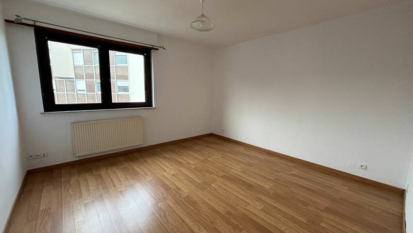 56270245b - Attribut alt par défaut.