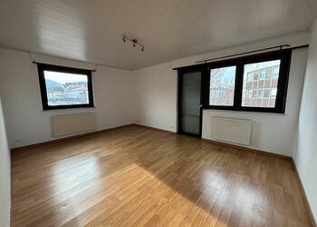 56270245c - Attribut alt par défaut.