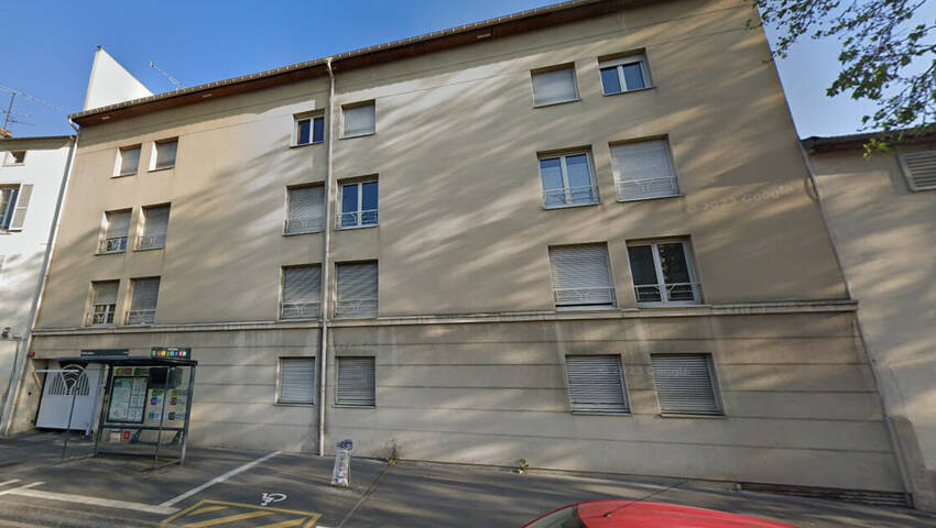 16807487a - Attribut alt par défaut.