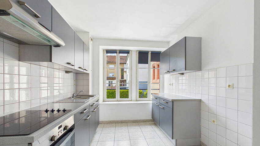 56280244b - Attribut alt par défaut.