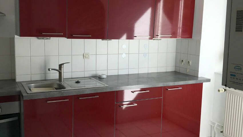 56313433b - Attribut alt par défaut.