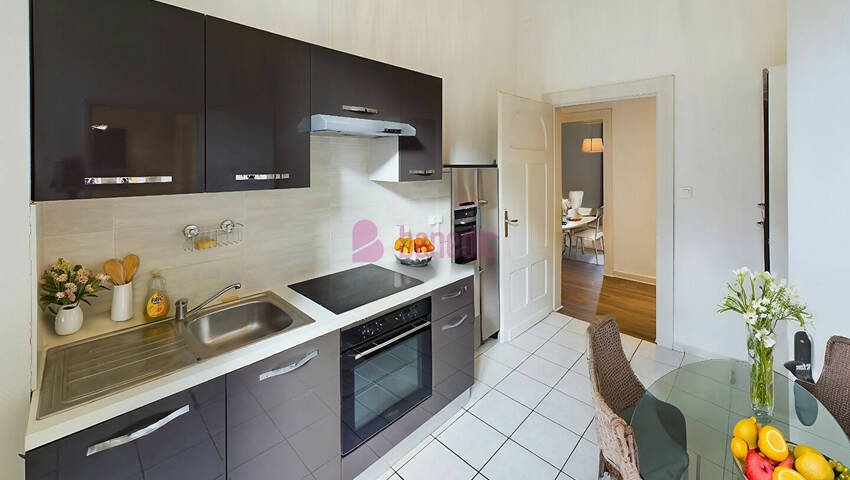 4255415b - Attribut alt par défaut.