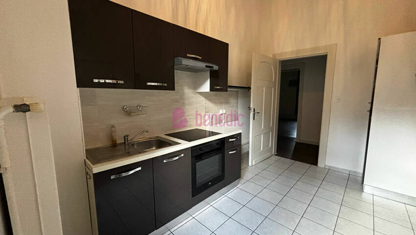 4255415c - Attribut alt par défaut.