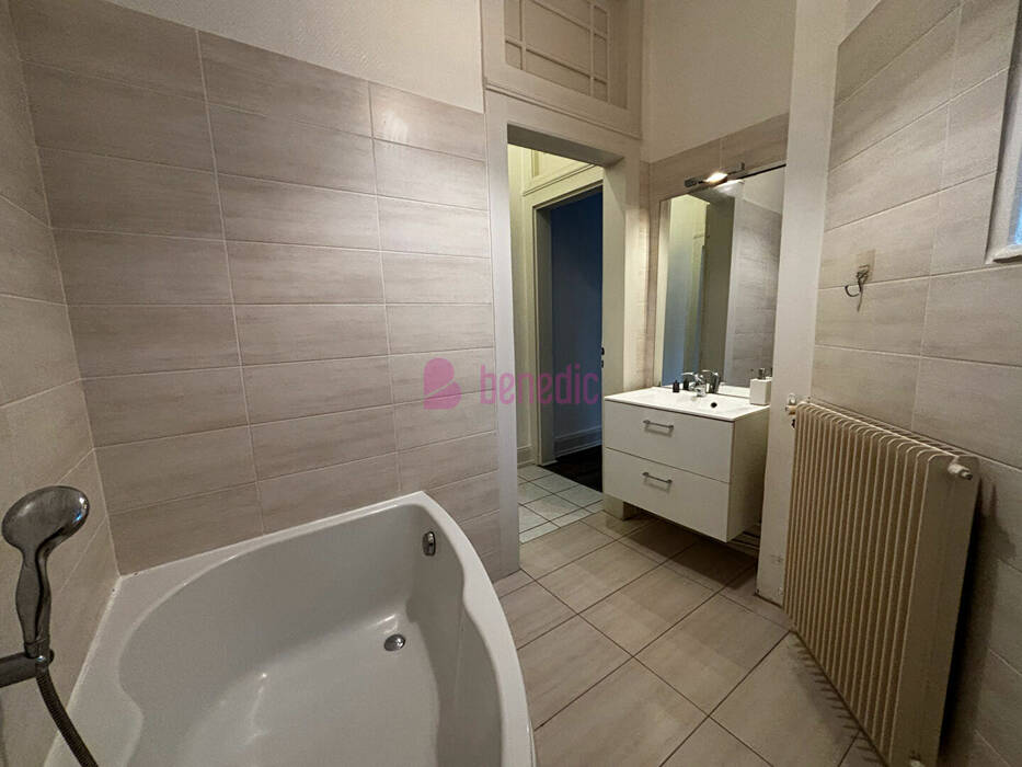 4255415m - Attribut alt par défaut.