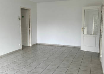 56358445c - Attribut alt par défaut.