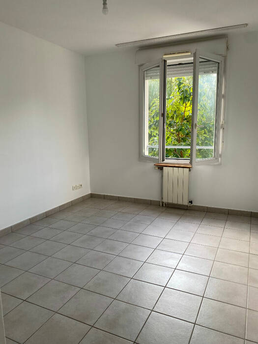 56358445d - Attribut alt par défaut.