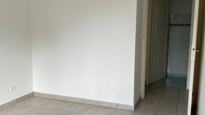 56358445g - Attribut alt par défaut.
