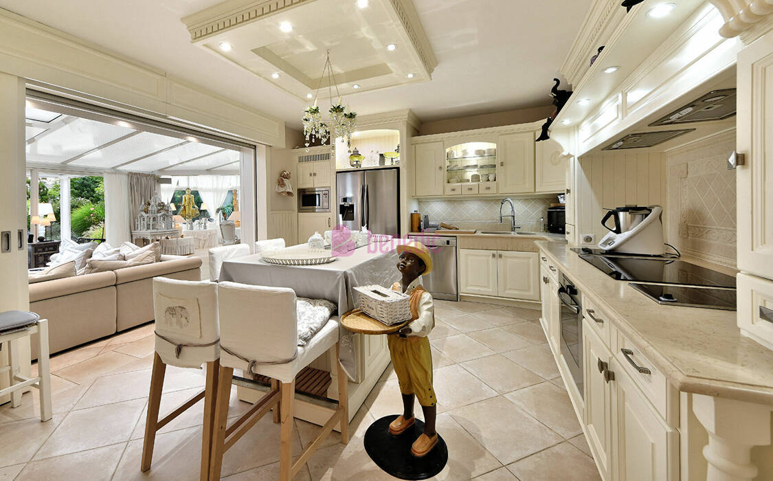 56358863m - Attribut alt par défaut.