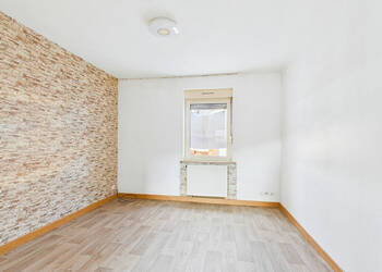 56414526b - Attribut alt par défaut.