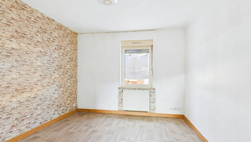 56414526b - Attribut alt par défaut.