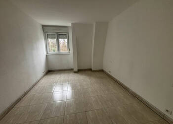 56906970c - Attribut alt par défaut.