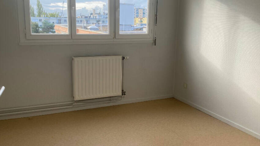 57012831d - Attribut alt par défaut.