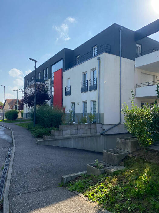 57070647b - Attribut alt par défaut.