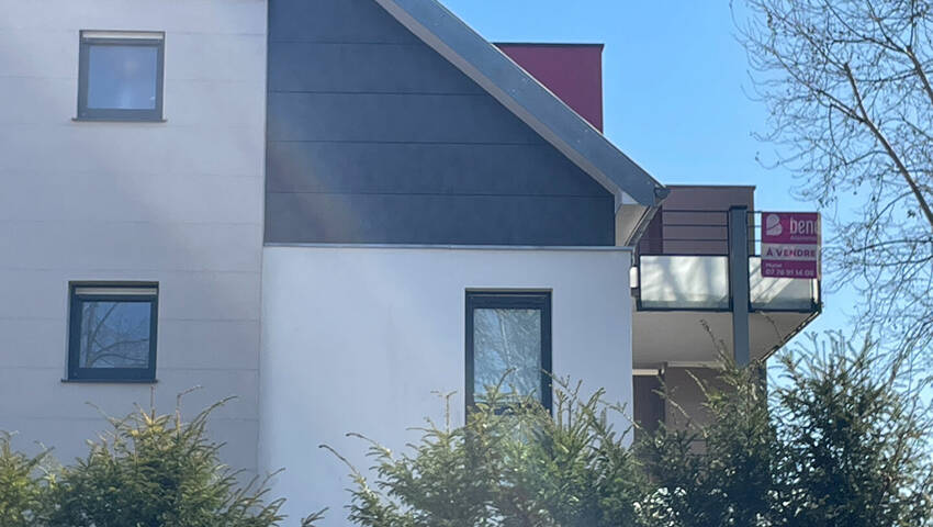 57072326a - Attribut alt par défaut.