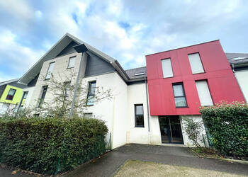 57072326b - Attribut alt par défaut.