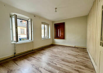 57071702b - Attribut alt par défaut.