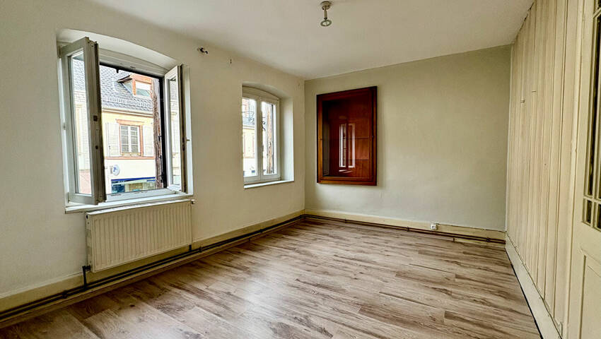 57071702b - Attribut alt par défaut.