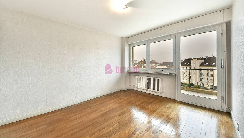 57192871d - Attribut alt par défaut.