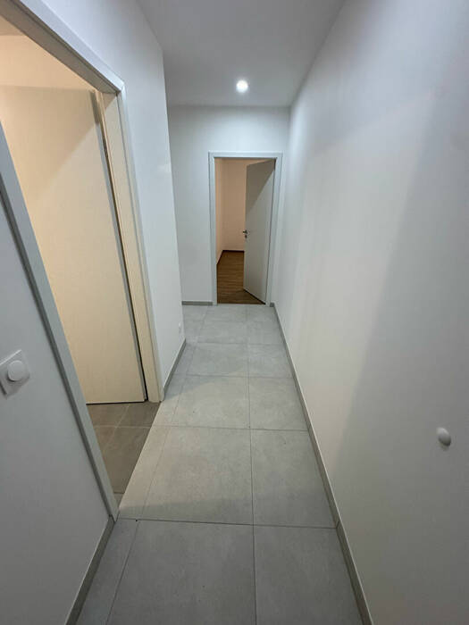 57116977c - Attribut alt par défaut.