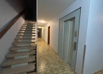 48166361b - Attribut alt par défaut.