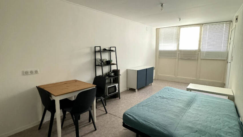 4253782a - Attribut alt par défaut.