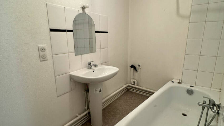 4253782c - Attribut alt par défaut.