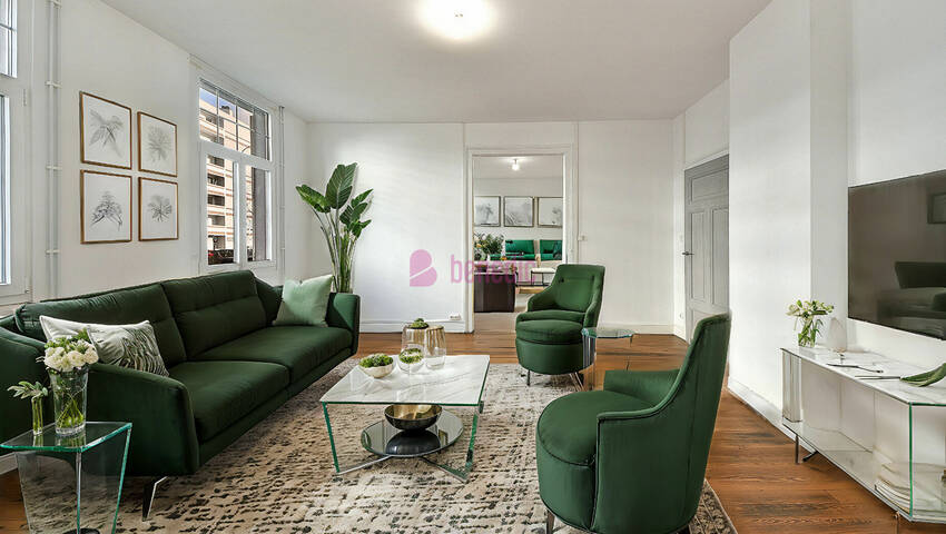 57365682b - Attribut alt par défaut.