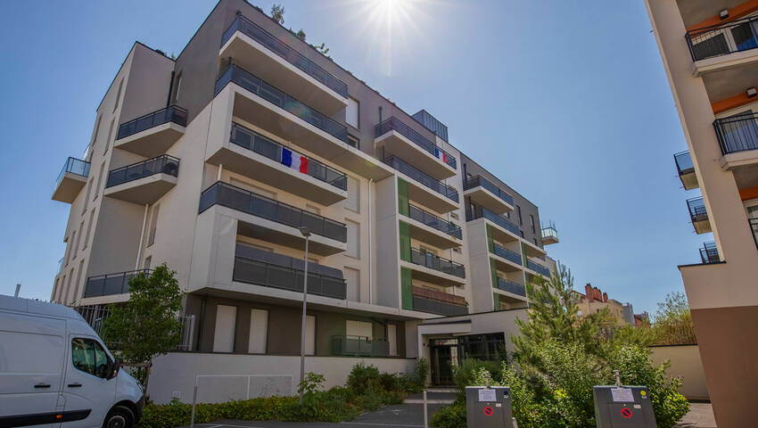 53281429n - Attribut alt par défaut.