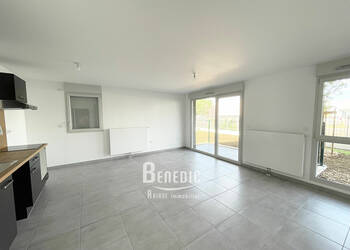 53281429a - Attribut alt par défaut.