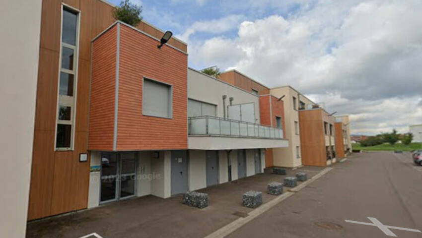 37657708b - Attribut alt par défaut.