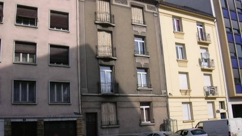 4254726a - Attribut alt par défaut.