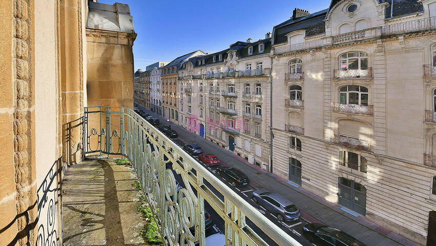 55694210a - Attribut alt par défaut.