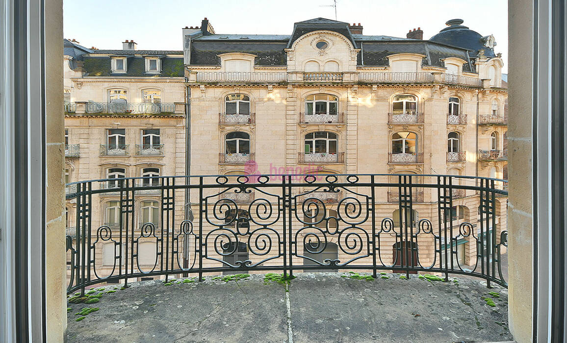 55694210e - Attribut alt par défaut.