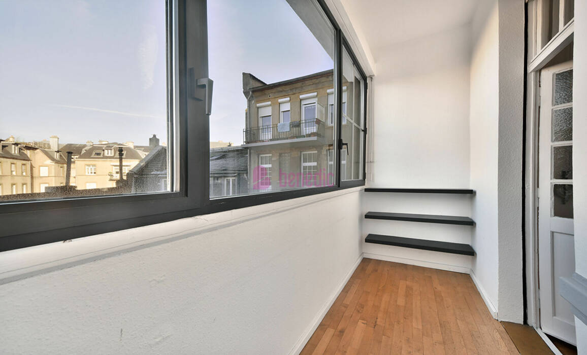 55694210g - Attribut alt par défaut.