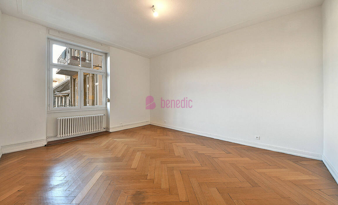 55694210m - Attribut alt par défaut.