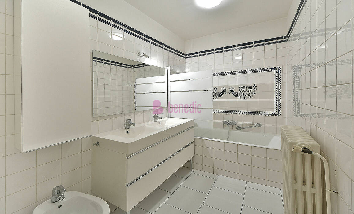 55694210q - Attribut alt par défaut.