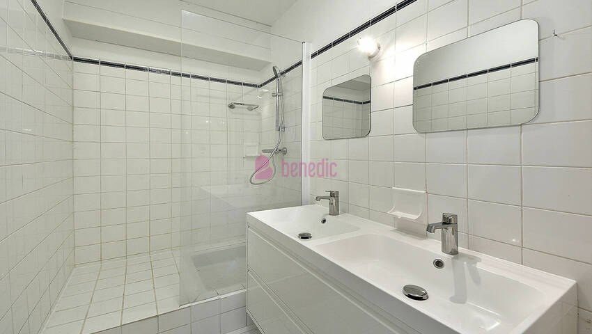 55694210r - Attribut alt par défaut.