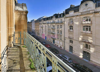 55694210c - Attribut alt par défaut.