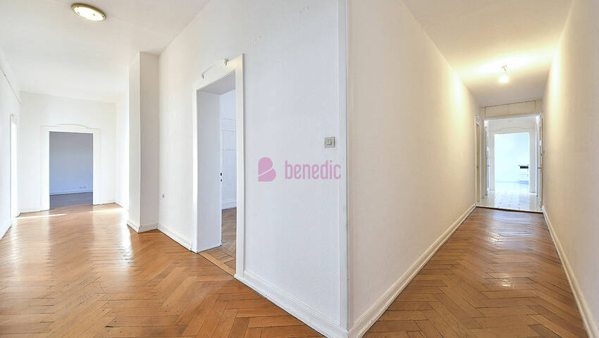 55694210o - Attribut alt par défaut.