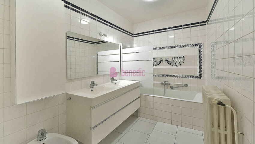 55694210r - Attribut alt par défaut.