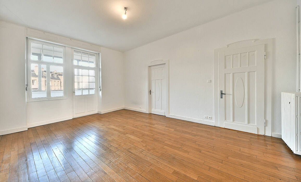 55694210c - Attribut alt par défaut.