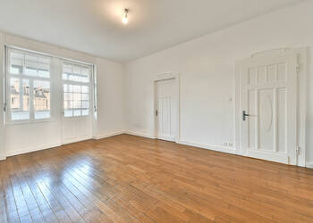 55694210c - Attribut alt par défaut.