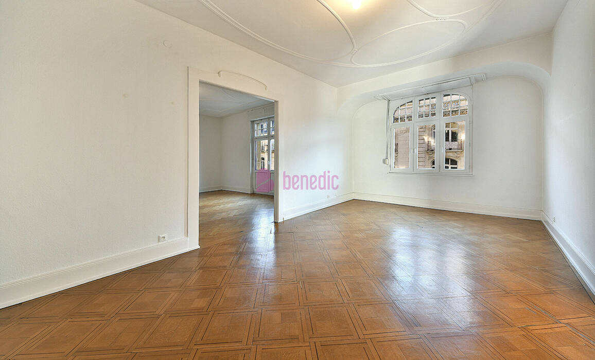 55694210t - Attribut alt par défaut.