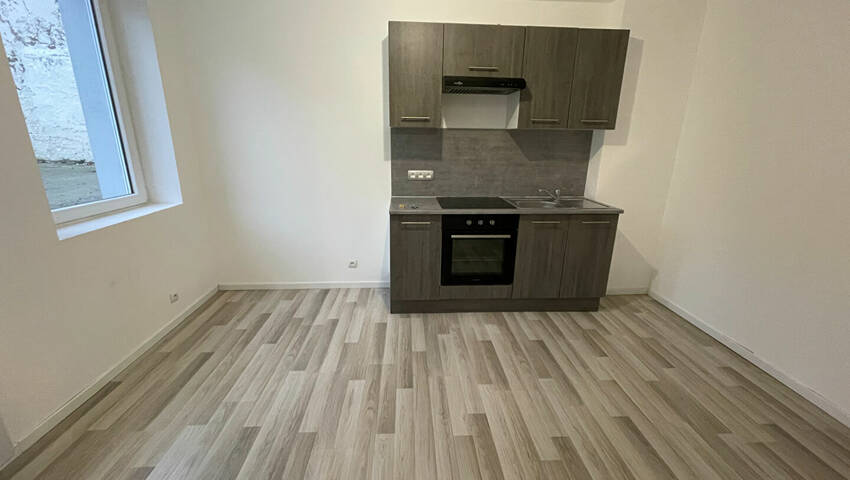 57651863b - Attribut alt par défaut.